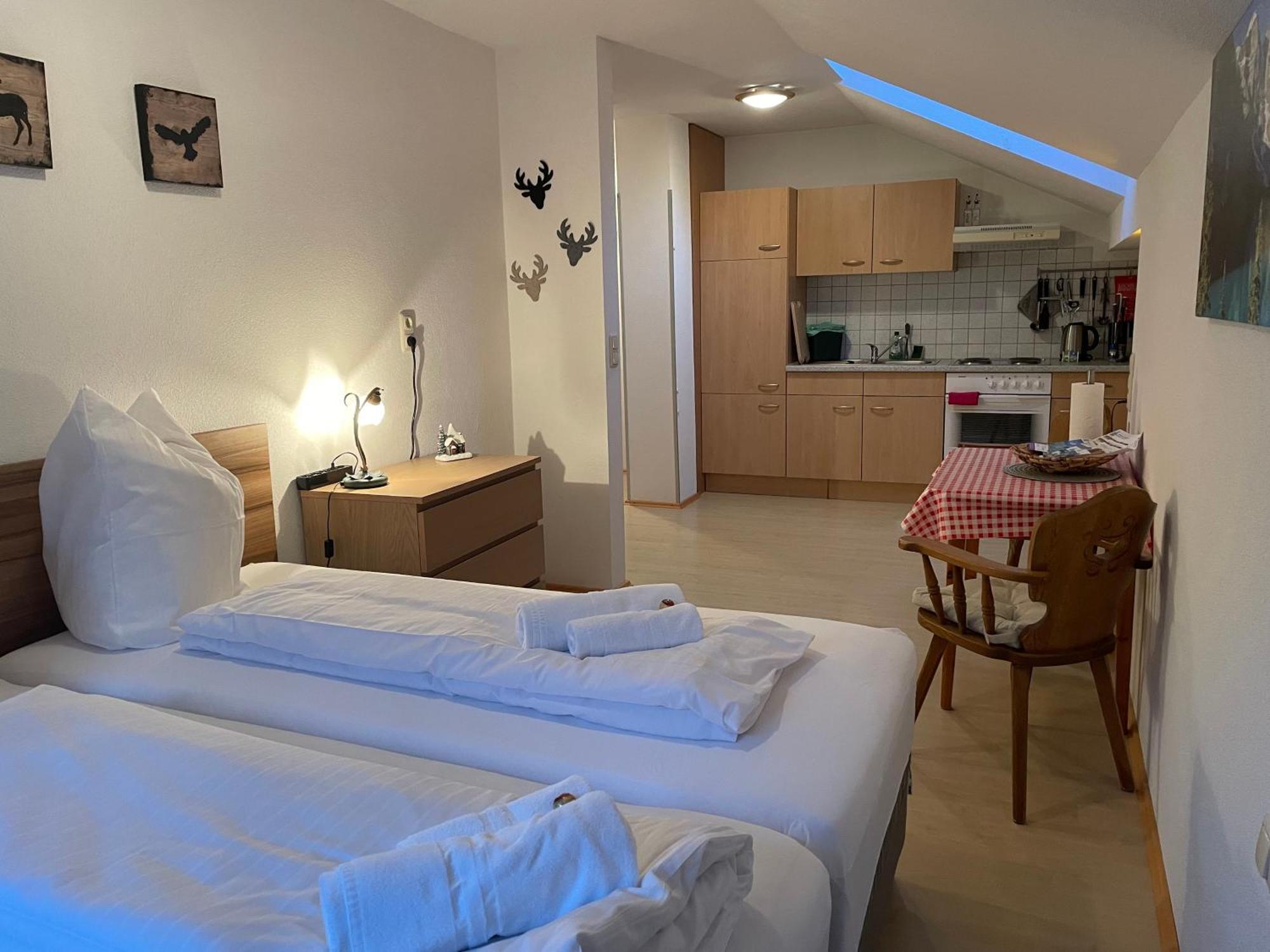 Appartments Krone Bichlbach Pokoj fotografie
