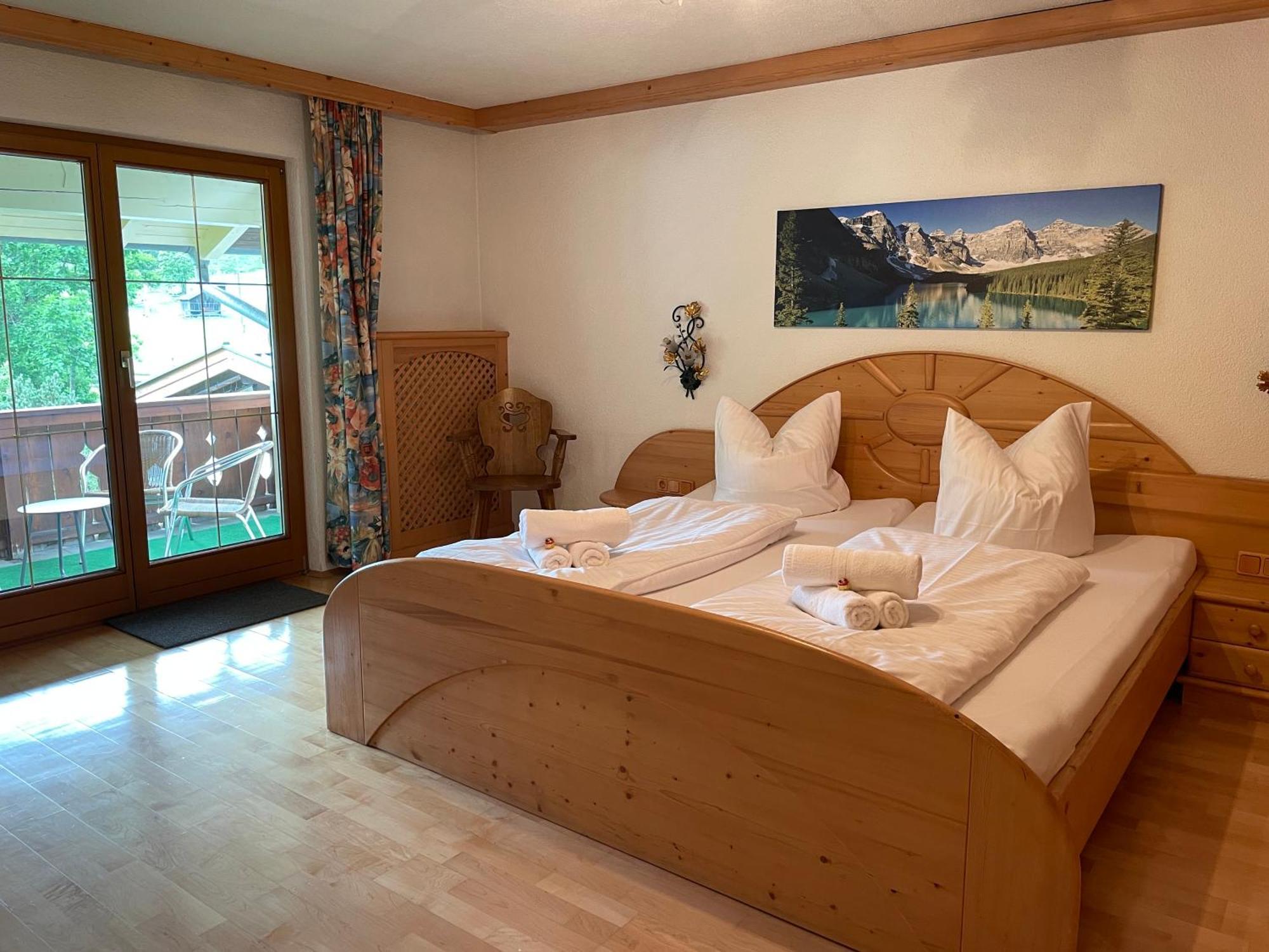 Appartments Krone Bichlbach Pokoj fotografie